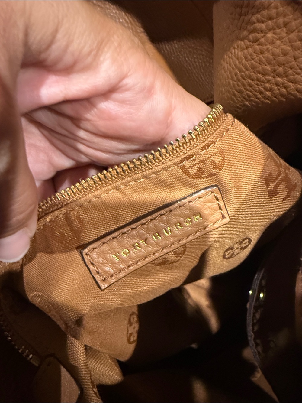 Tory Burch Tan Leather Shoulder Hobo with Logo - Picture 12 of 12